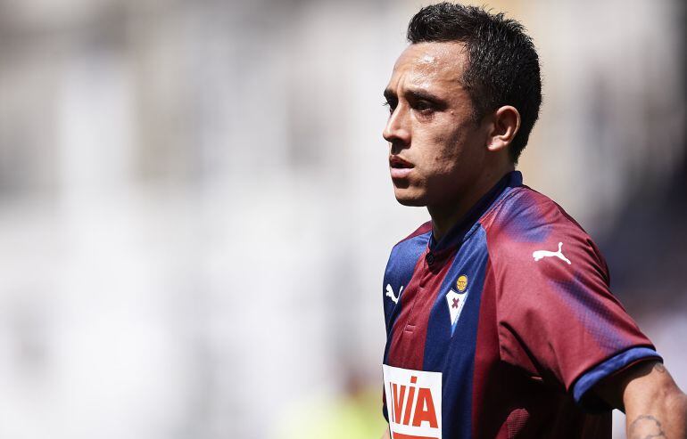 Orellana, pensativo en el partido contra el Getafe