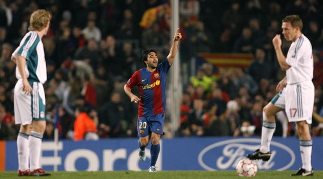 Deco celebra el primer gol de aquella eliminatoria entre Barcelona y Liverpool