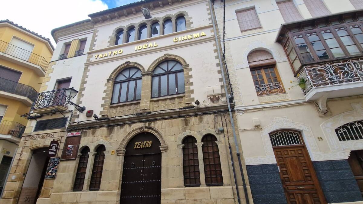 Fachada principal del Teatro Ideal Cinema en Úbeda
