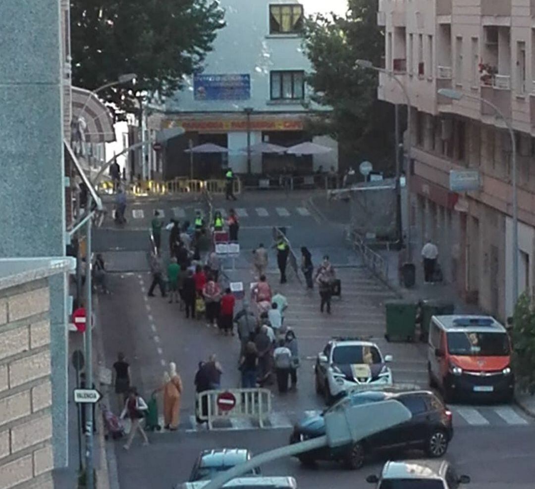 Abre de nuevo el mercadillo de los viernes de Oliva 