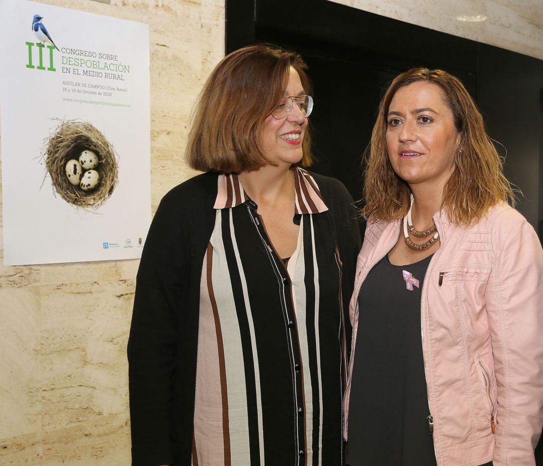 La delegada del Gobierno en Castilla y León, Virgina Bárcones con la presidenta de la Diputación de Palencia, Ángeles Armisén