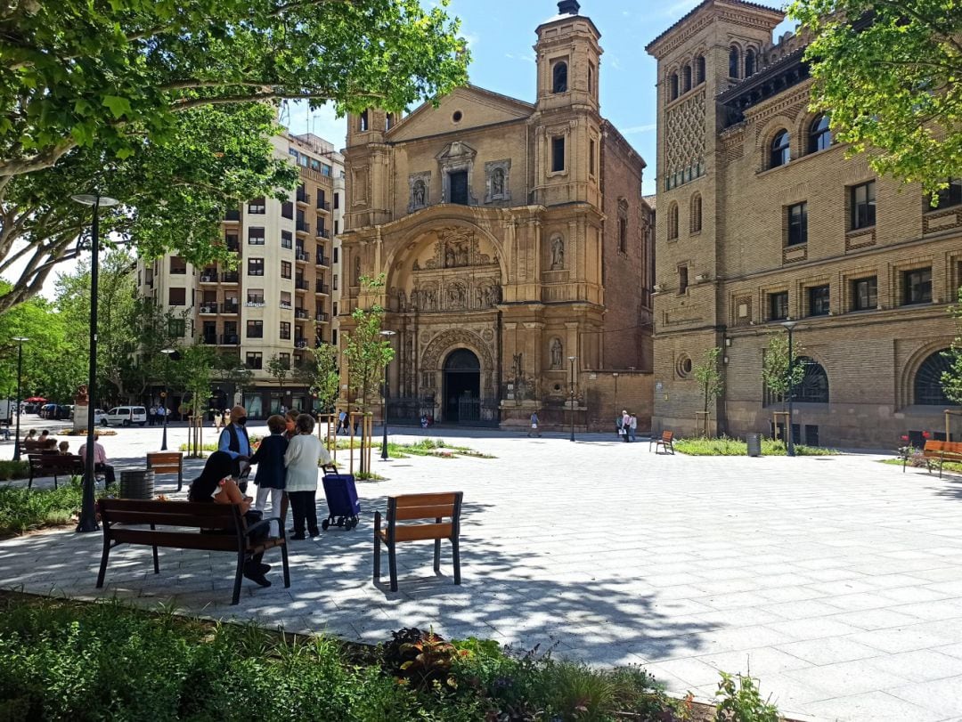 Plaza Santa Engracia de Zaragoza tras la última reforma