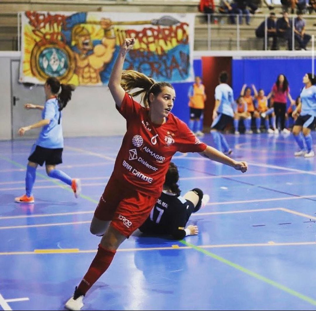 Vicky Bella, jugadora del Almagro Club de Fútbol