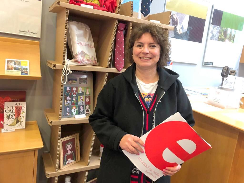 Rosa Vial en la Oficina de Turismo de Elda