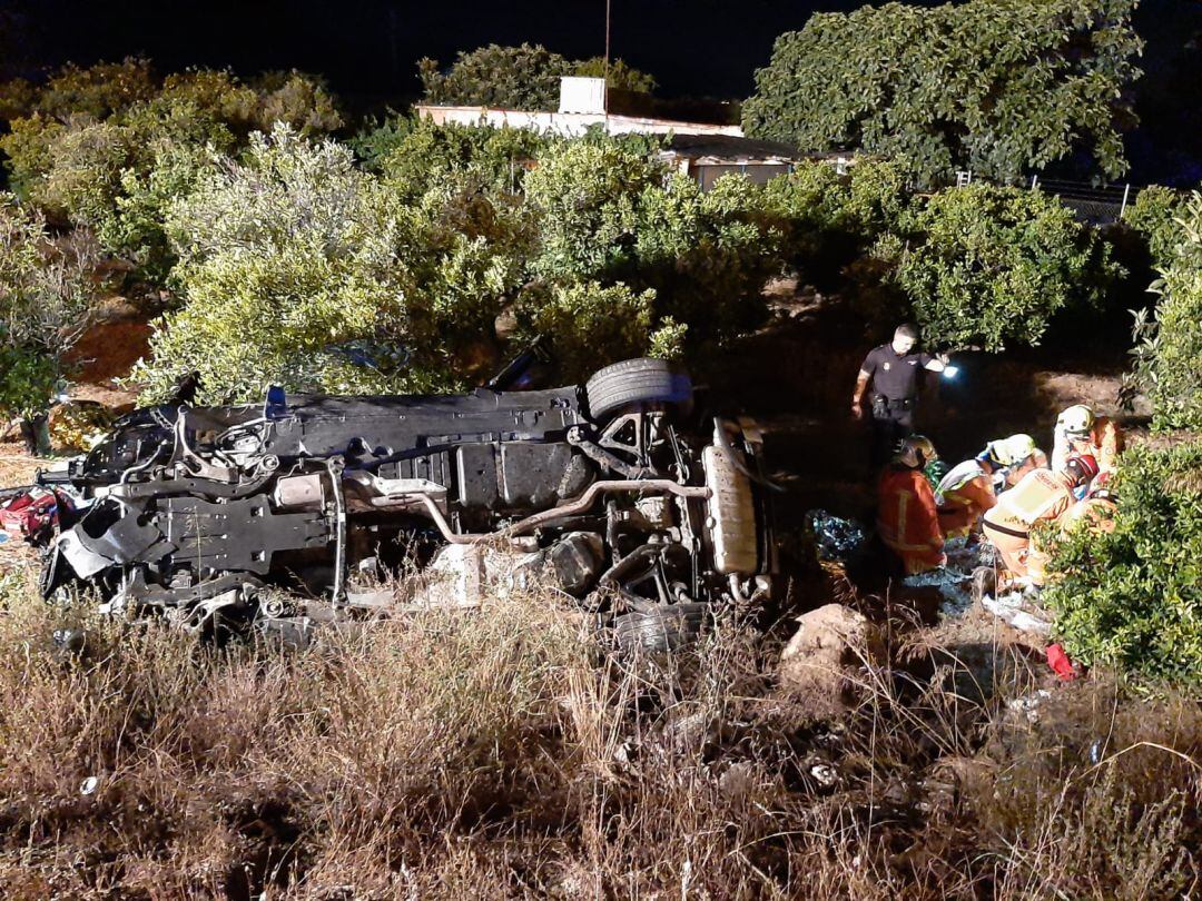 Accidente en la N-337 de acceso a la playa de Gandia. 