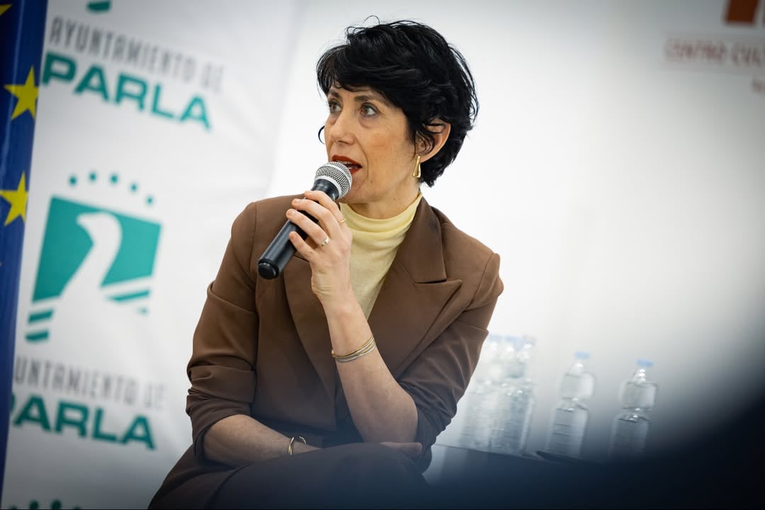 Elma Saiz, ministra de Inclusión, Seguridad Social y Migraciones, este jueves en Parla en un acto en el centro cultural ‘Almudena Grandes’.