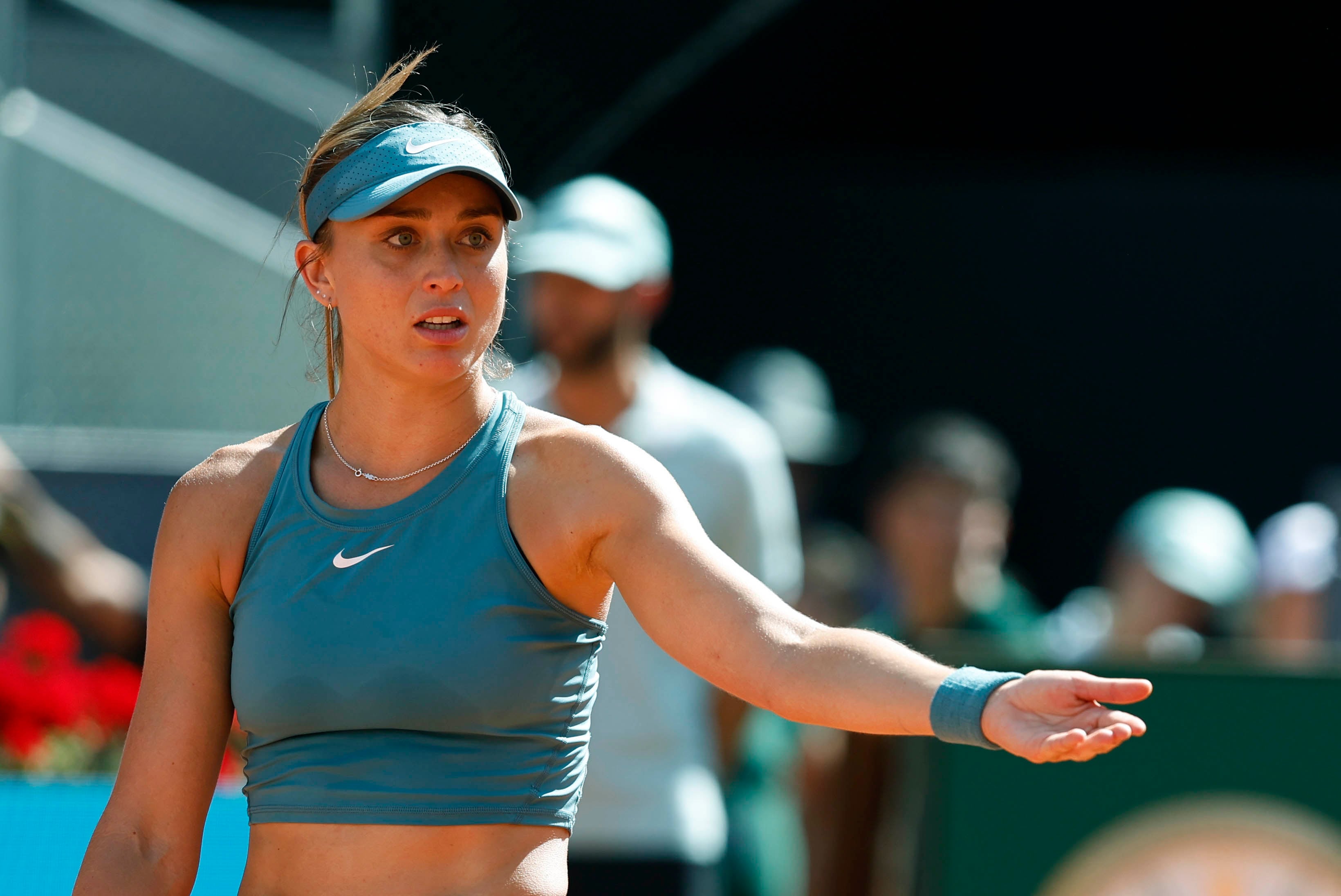 La tenista española Paula Badosa contra la griega María Sákkari durante el partido de octavos de final. EFE/ Chema Moya