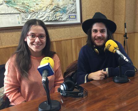 Sonia y Javi (Fizzy Soup) en el estudio de SER Cuenca.