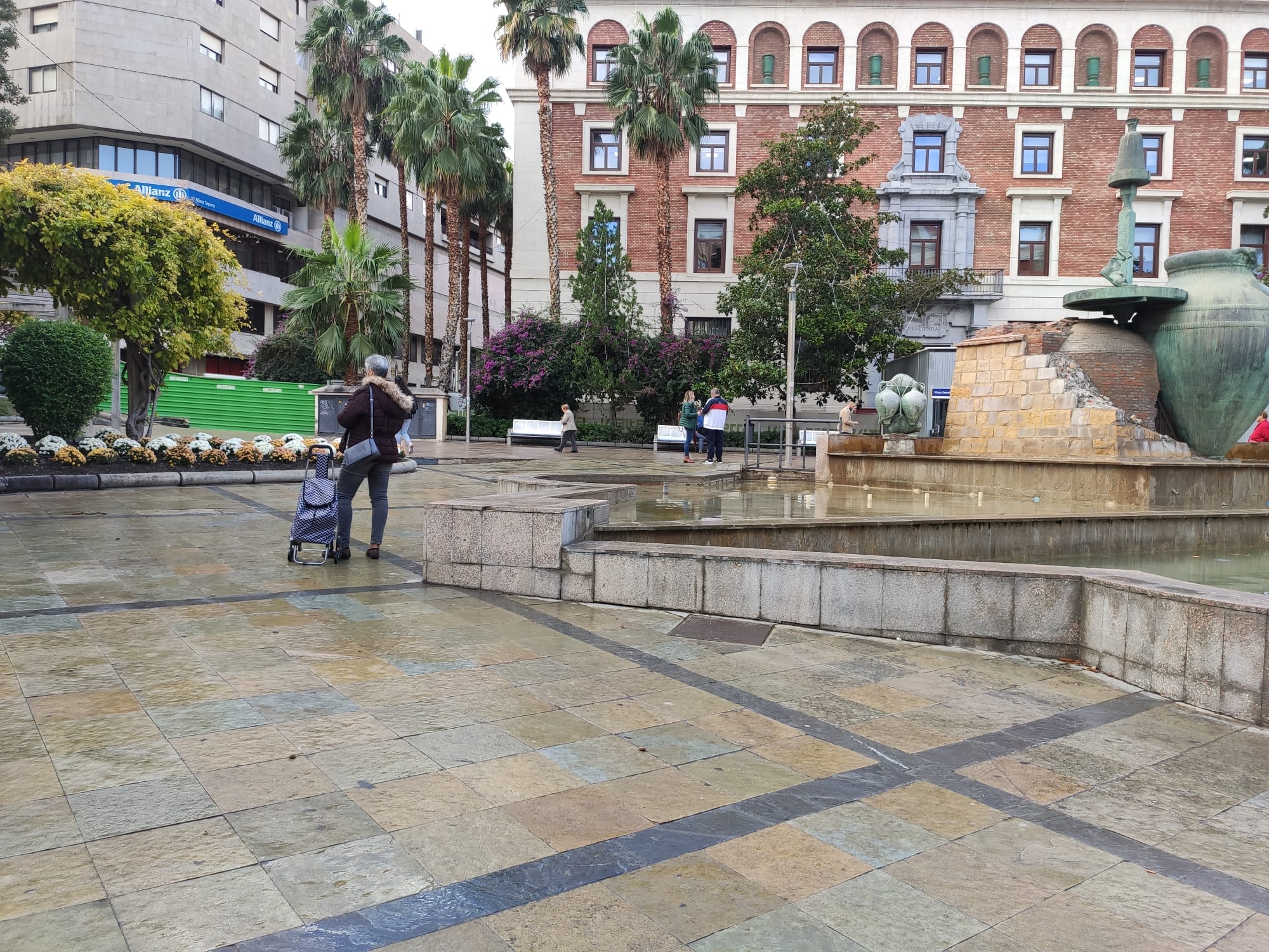 La Plaza de la Constitución, en la capital jiennense, durante un día de lluvia