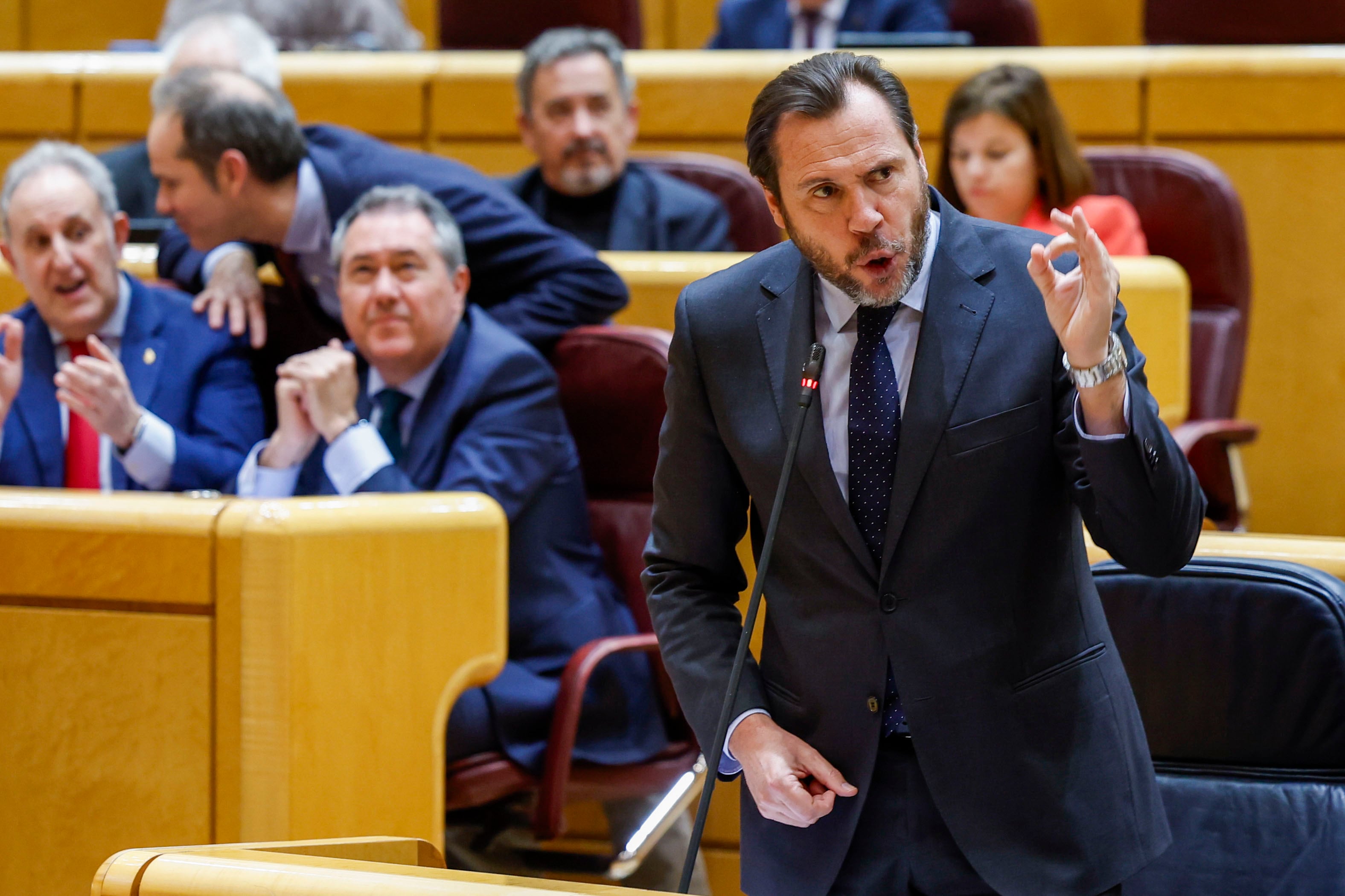 MADRID, 12/03/2024.- El ministro de Transportes y Movilidad Sostenible, Óscar Puente, interviene en la sesión de control al Gobierno celebrada por el pleno del Senado este martes.