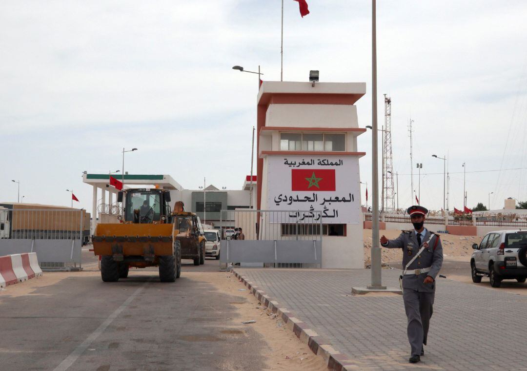 La frontera de Guerguerat, en el extremo sur del Sáhara Occidental, está abierta al tráfico después de que el ejército marroquí desalojara a manifestantes del Frente Polisario que la bloqueaban.