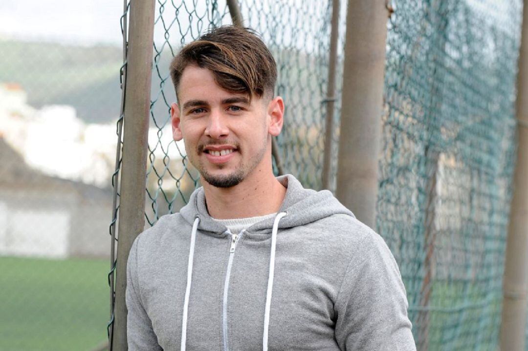 El lateral cumplirá su tercera temporada con el club tinerfeño salvo que aparezca alguna oferta beneficiosa para ambas partes