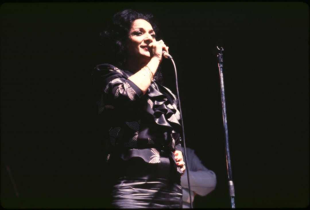 Lola Flores, durante un concierto en 1982