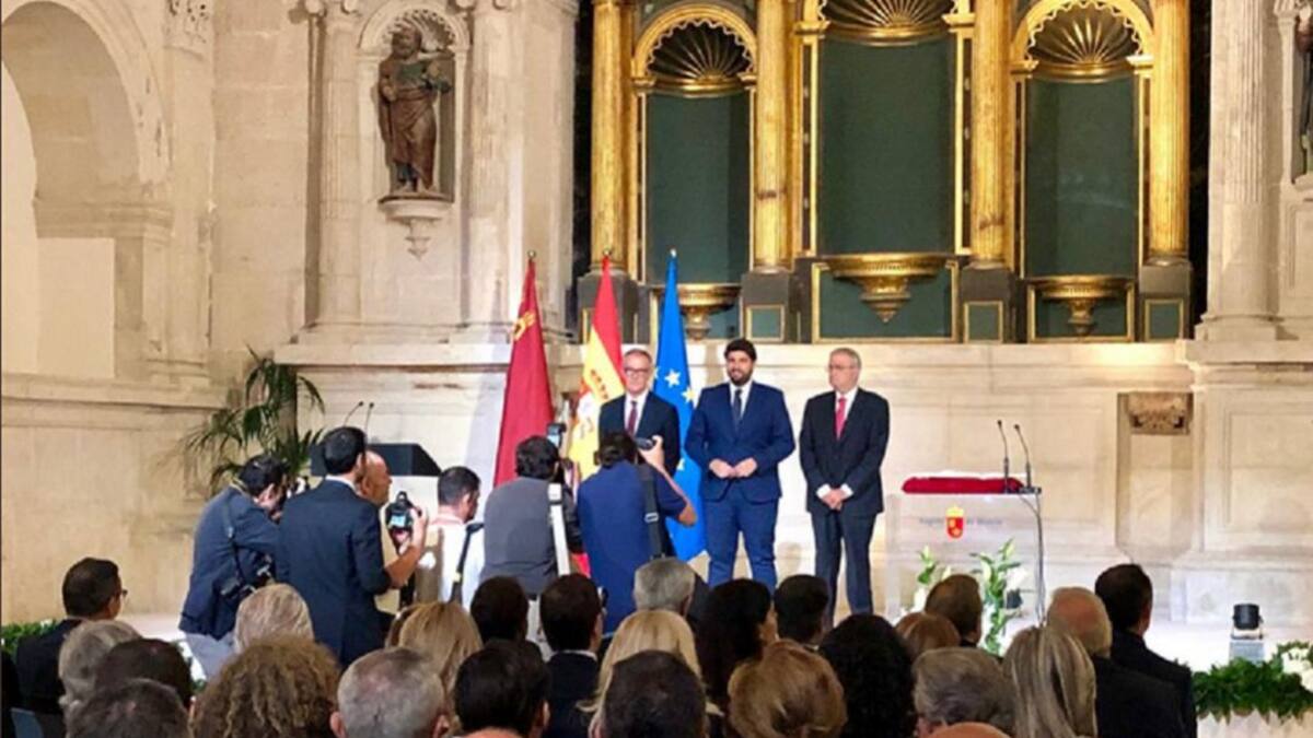 El PP, Cs y Vox se felicitan por el nuevo tiempo que comienza con este Gobierno de coalición