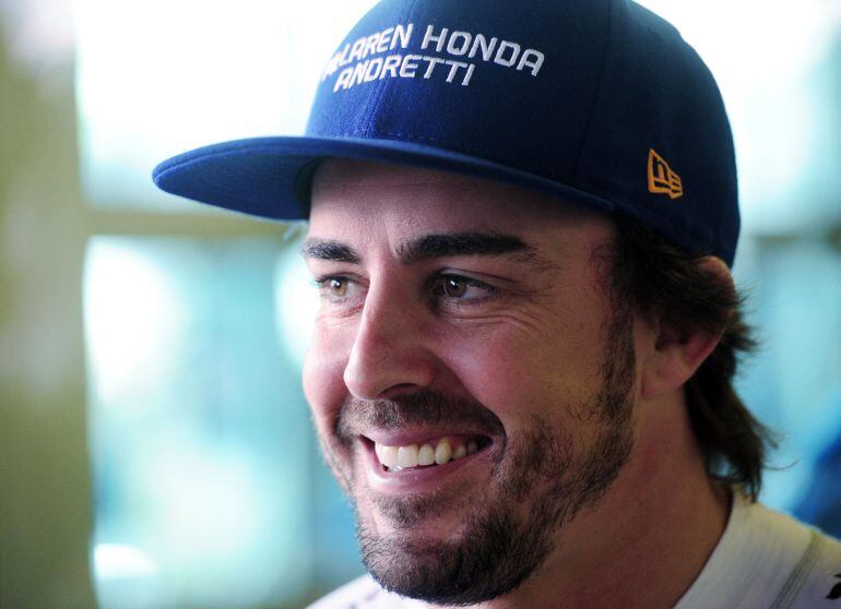 Fernando Alonso, sonriente