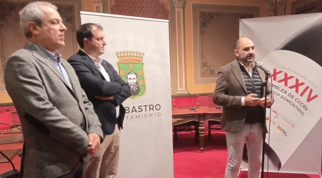 Un momento de la recepción ofrecida por el alcalde de Barbastro. Foto: Fernando Torres