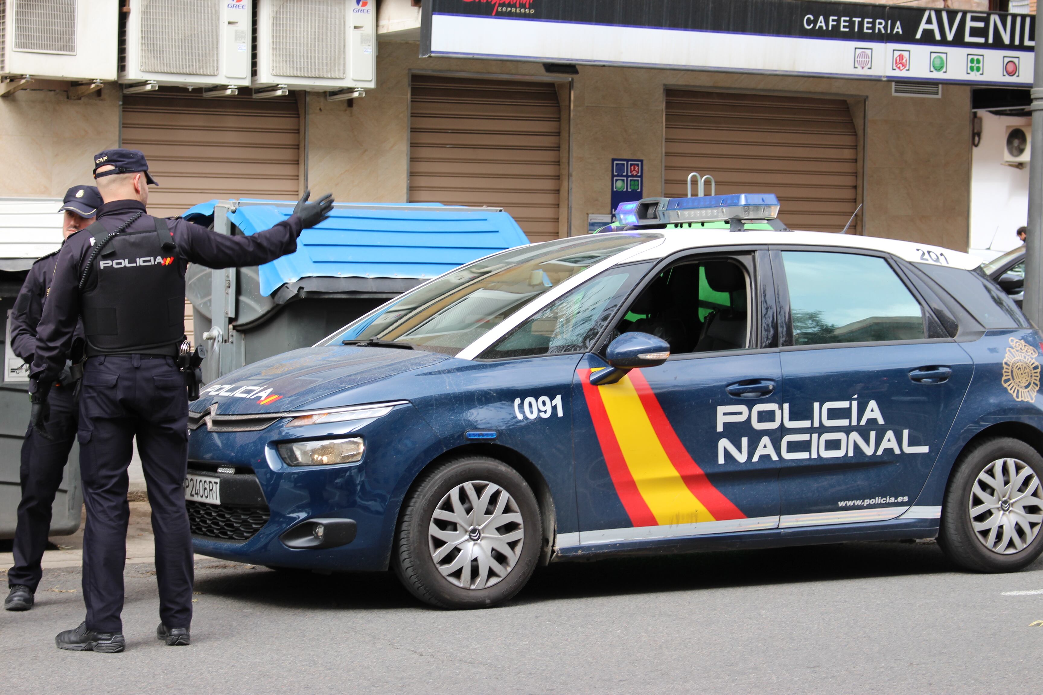 Agentes de la Policía Nacional en Gandia.