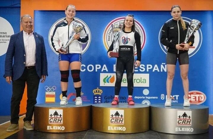 Pódium de la Copa de España Sub-17 de Halterofilia con la socuellamina Lorena Vázquez en el primer puesto