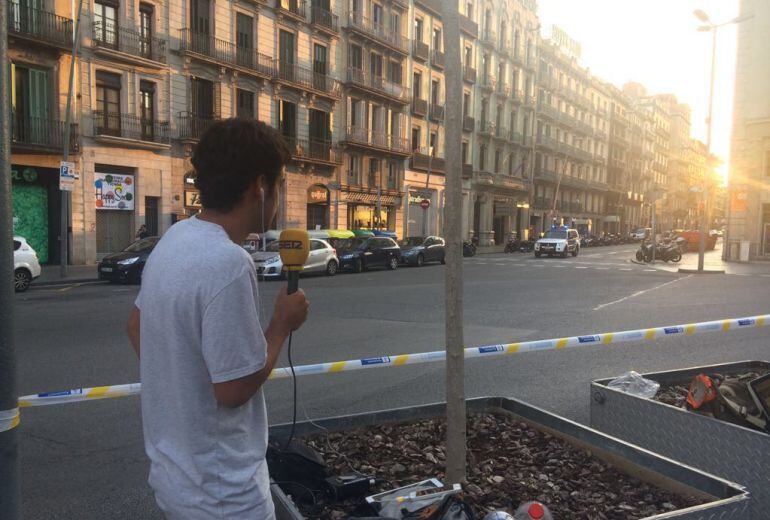 Aitor Álvarez durante la cobertura del 17-A