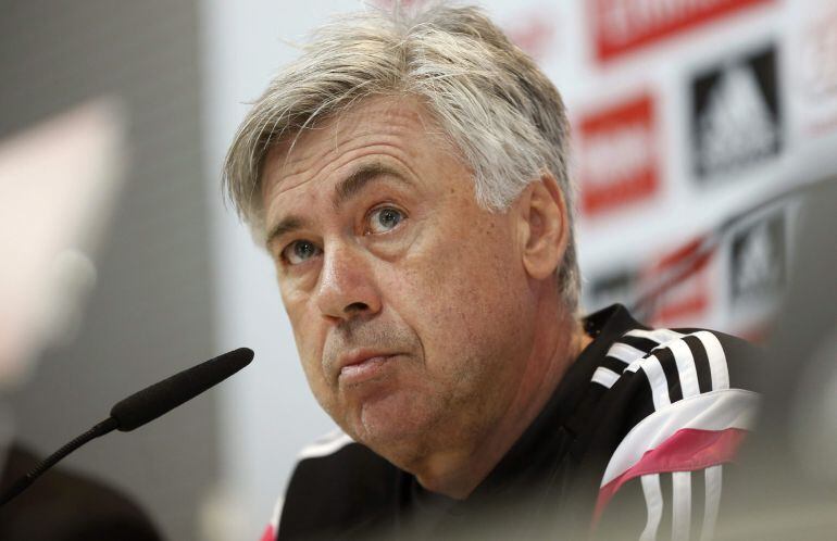 GRA189. MADRID, 06/02/2015.- El técnico del Real Madrid, Carlo Ancelotti, durante la rueda de prensa que ofreció tras el entrenamiento que la plantilla madridista realizó esta mañana en Valdebebas, de cara a preparar el importante partido de Liga que disp