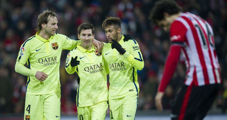 BILBAO, SPAIN - FEBRUARY 08:  Lionel Messi (C) of FC Barcelona celebrates after scoring during the La Liga match between Athletic Club and FC Barcelona at San Mames Stadium on February 8, 2015 in Bilbao, Spain.  (Photo by Juan Manuel Serrano Arce/Getty Images)