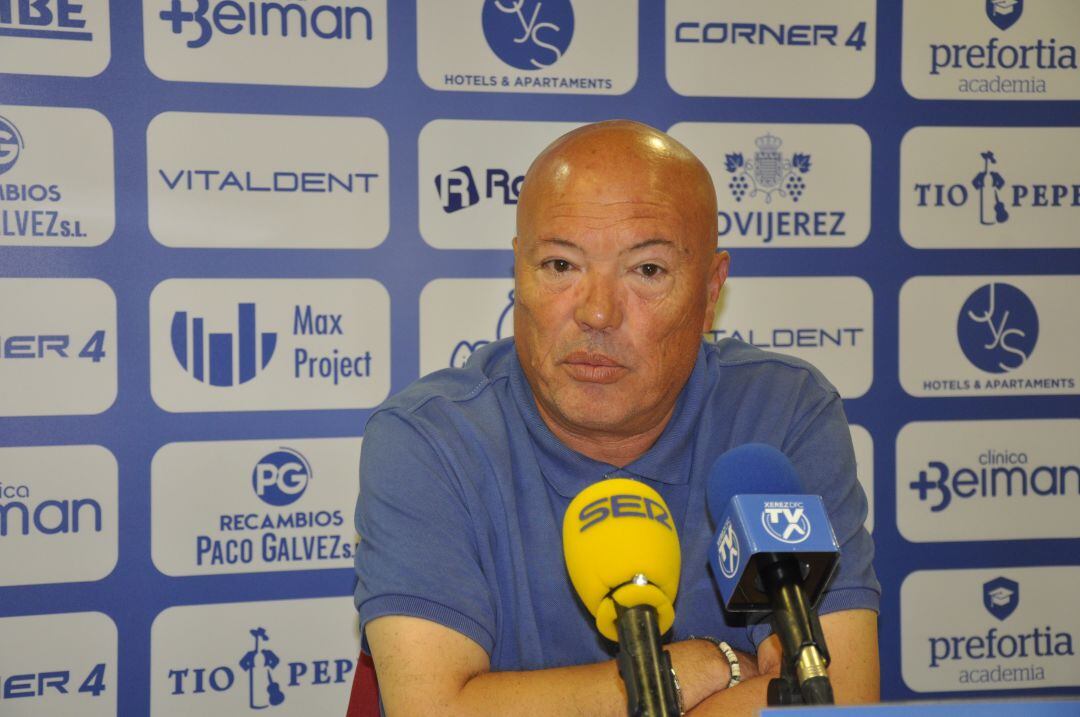 Andrés García Tébar durante la rueda de prensa del viernes