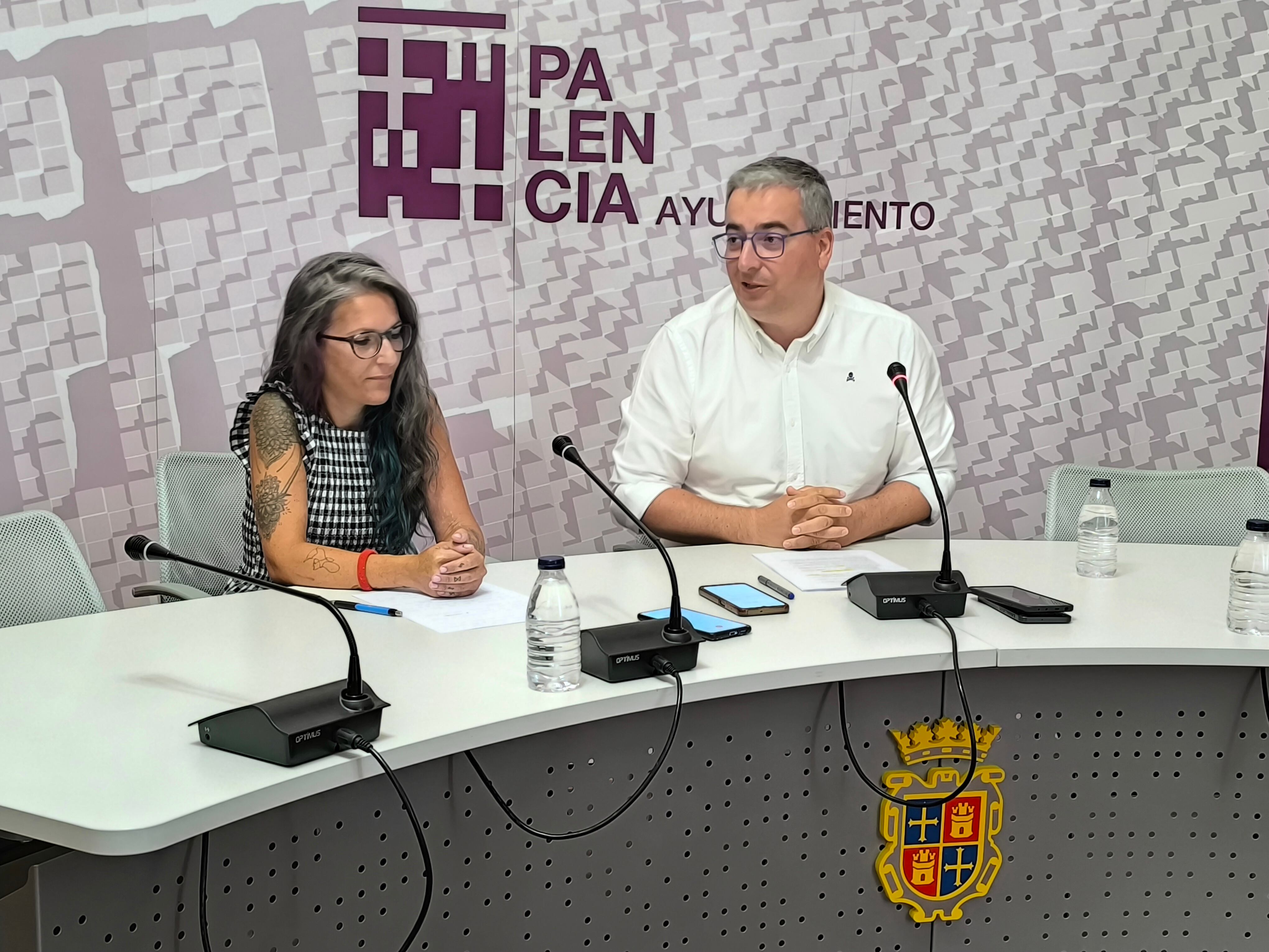 Susana navarro y Toño Casas durante la presentación del nuevo convenio de la Protectora de Palencia