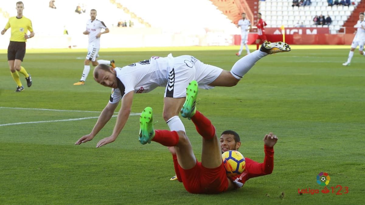 El Almería sin Pulido y Joaquín para el Huesca
