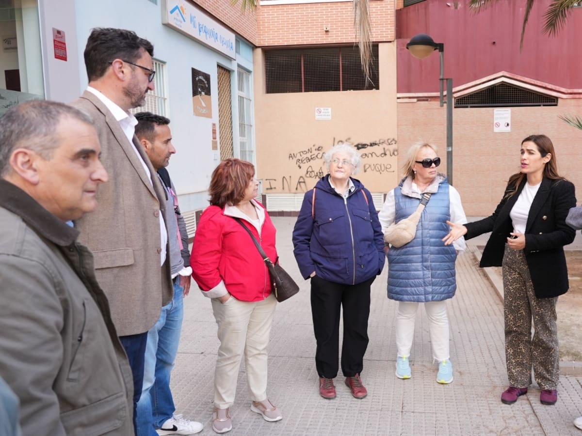 Vecinos de La Alberca (Murcia) denuncian la falta de limpieza y acumulación de basura