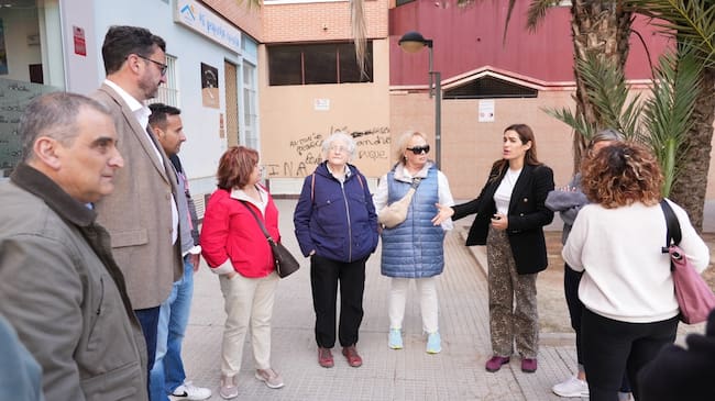 Vecinos de La Alberca junto a concejales socialistas