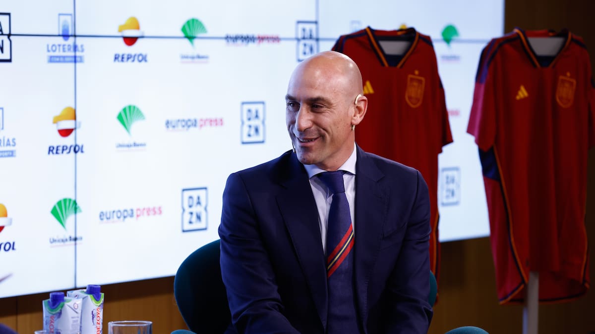 Luis Rubiales firma una carta en la que incluye a Ucrania en la candidatura 2030 y señala las decenas de "informaciones falsas" que "no van a conseguir desestabilizarnos"