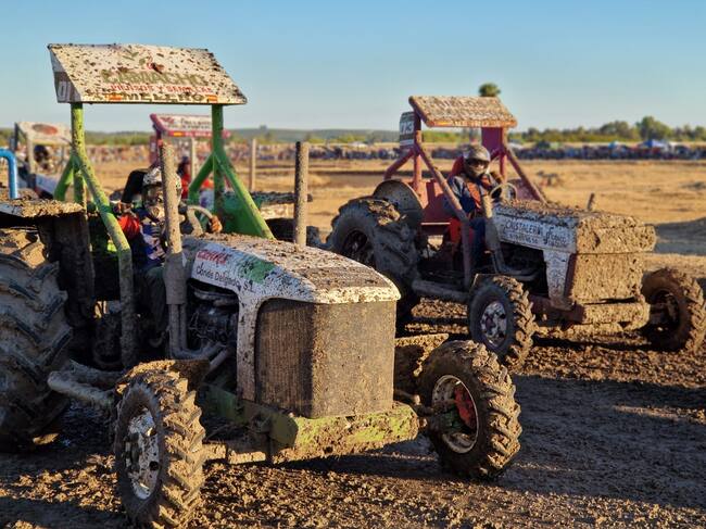 Imagen carrera de tractores