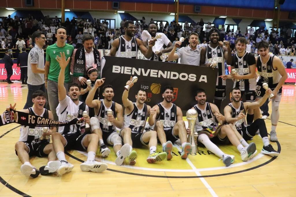 El ODILO CB Cartagena festeja su ascenso a LEB ORO