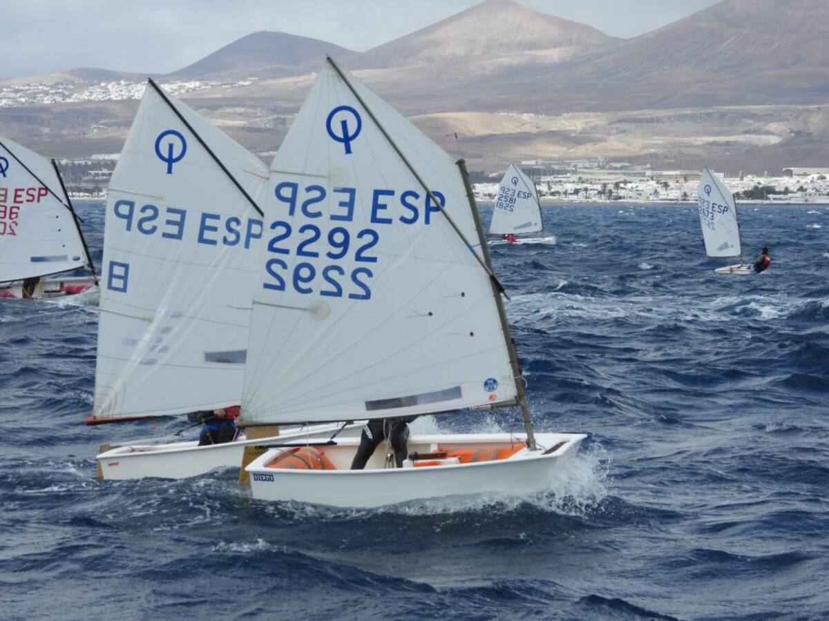 72 regatistas participan en la Internacional Halloween de Lanzarote