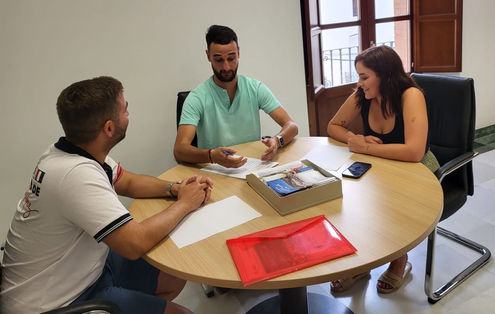 Reunión de trabajo en el Ayuntamiento de Purchena.