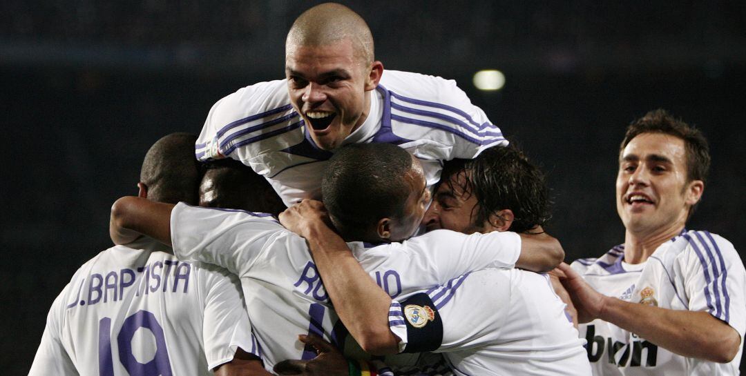 Los jugadores del Real Madrid celebran un gol en el último Clásico sin Messi ni Cristiano Ronaldo