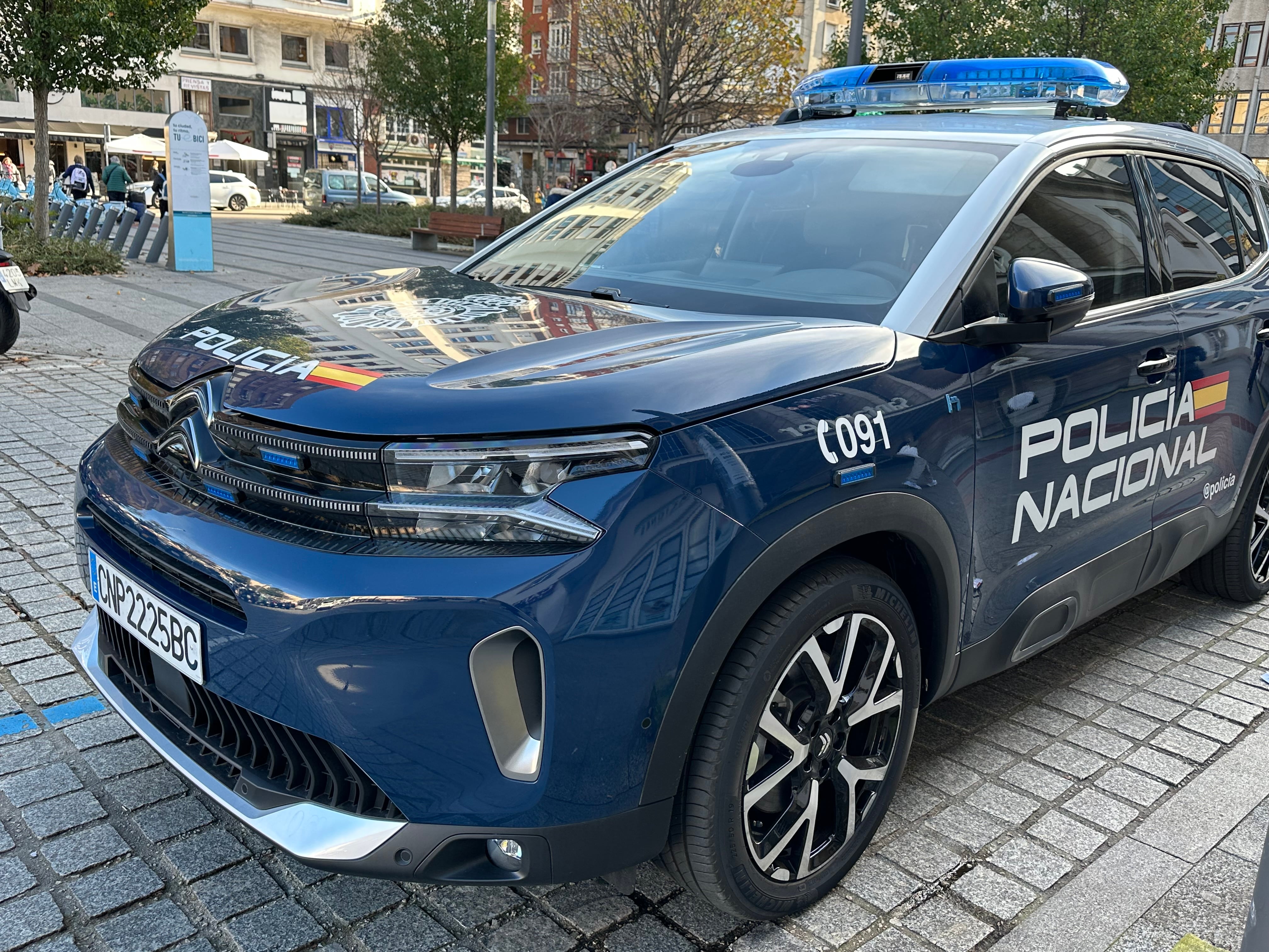 Vehículo de la Policía Nacional 