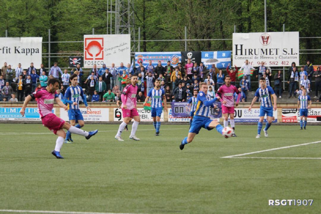 Vitienes, en el momento de su gol en Durango