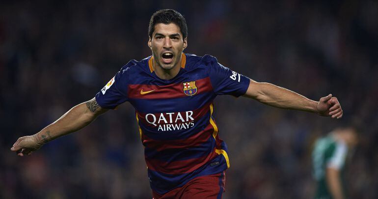 BARCELONA, SPAIN - OCTOBER 25:  Luis Suarez of Barcelona celebrates scoring his team&#039;s third goal during the La Liga match between FC Barcelona and SD Eibar at Camp Nou Stadium on October 25, 2015 in Barcelona, Spain.  (Photo by Manuel Queimadelos Alonso/