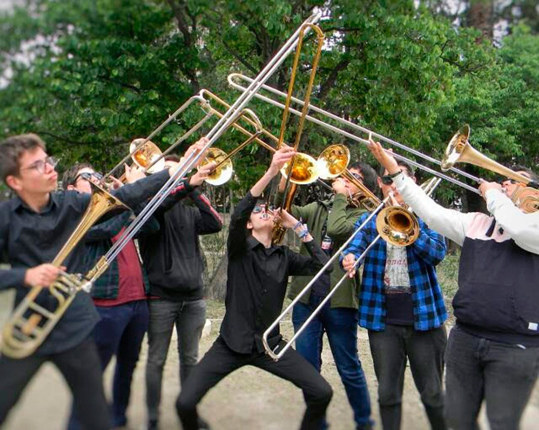 Components de l'ensemble de trombons del conservatori Juan Cantó que actuarà en directe en aquest acte