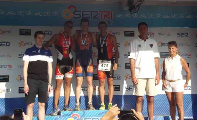 El pòdium del Sertri de Badalona, amb l'alcalde de la ciutat, Xavier García Albiol