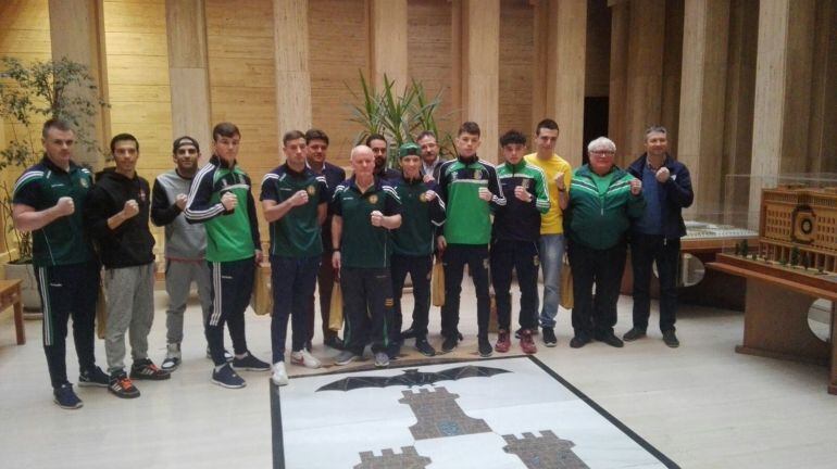 Componentes del equipo de Irlanda este jueves en el Ayuntamiento de Albacete