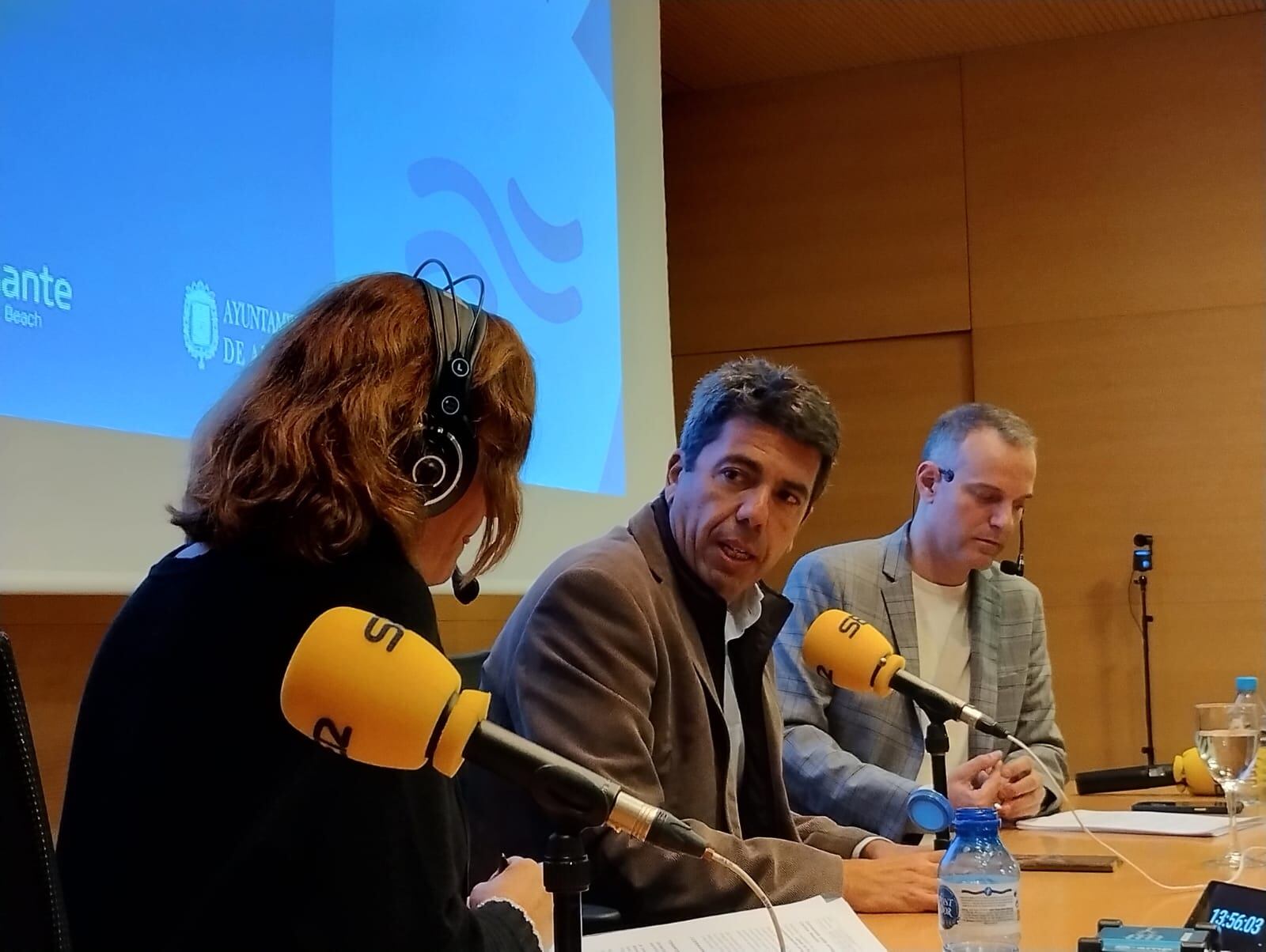 El president de la Generalitat, Carlos Mazón, durante la entrega de los VIII Premios SER Viajeros Comunitat Valenciana, este sábado desde el MACA de Alicante.