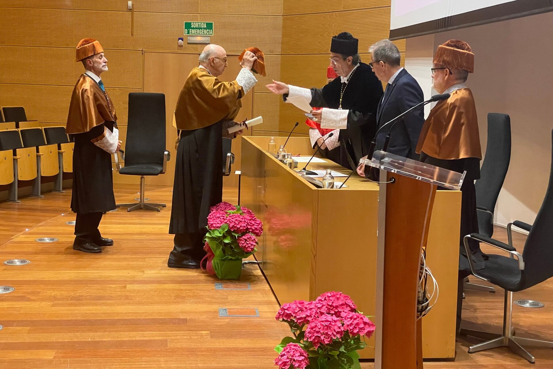 Un moment de l'acte d'investidura com a doctor "honoris causa" de la UdL al catedràtic emèrit de la Universitat de Còrdova Elías Fereres.