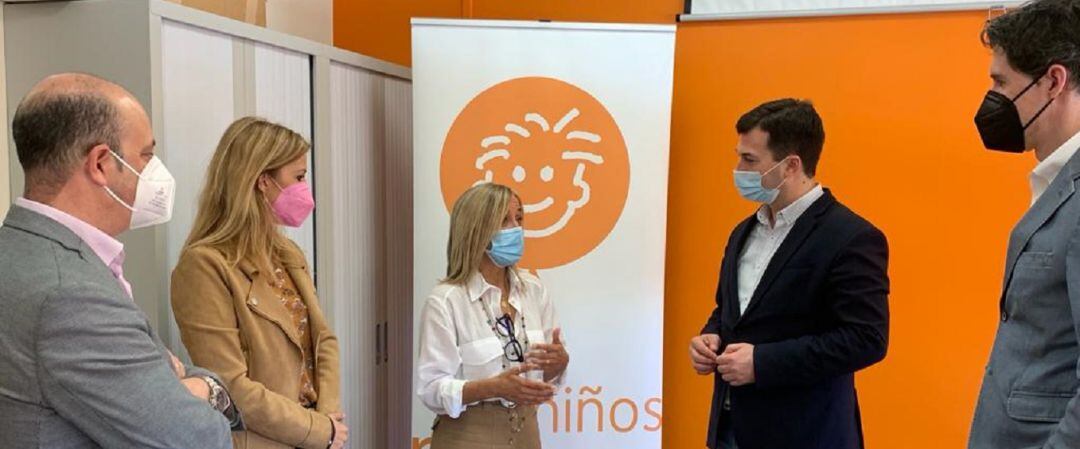 El secretario xeral del PSdeG, Gonzalo Caballero, se ha reunido con la directiva de la Fundación Meniños
