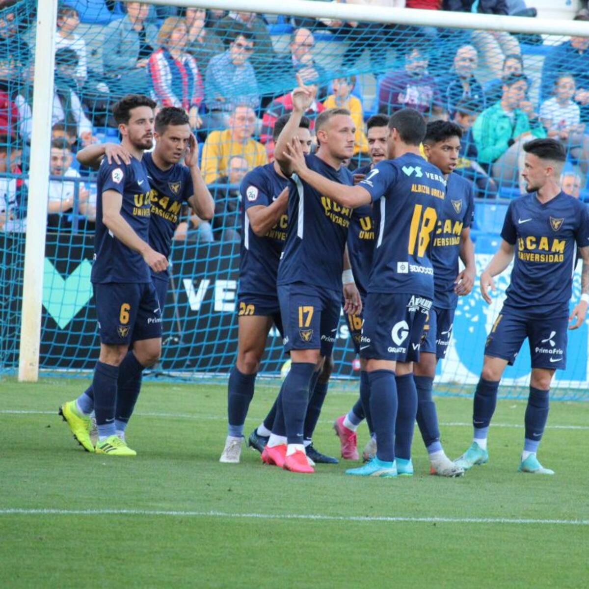 El UCAM Murcia CF se lleva el gato al agua en el derbi contra el Yeclano Deportivo