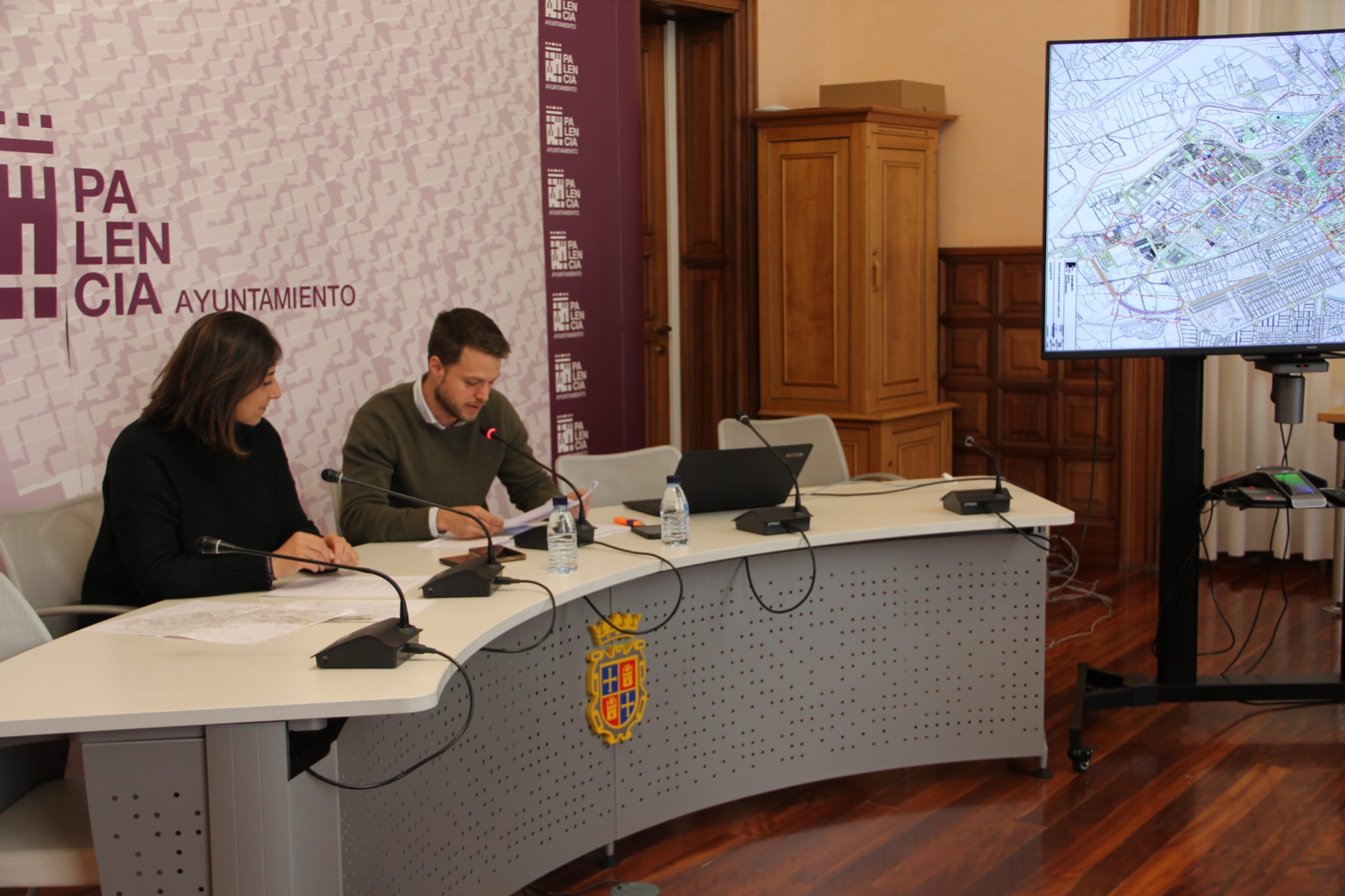 Miriam Andrés y Álvaro Bilbao presentan  la Campaña de Aglomerados y Caminos 2024