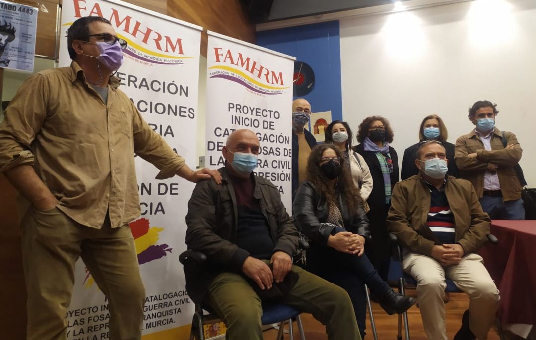 Investigadores de la FAMHRM han presentado el proyecto de investigación y catalogación de las fosas y víctimas de la represión franquista en la Región de Murcia