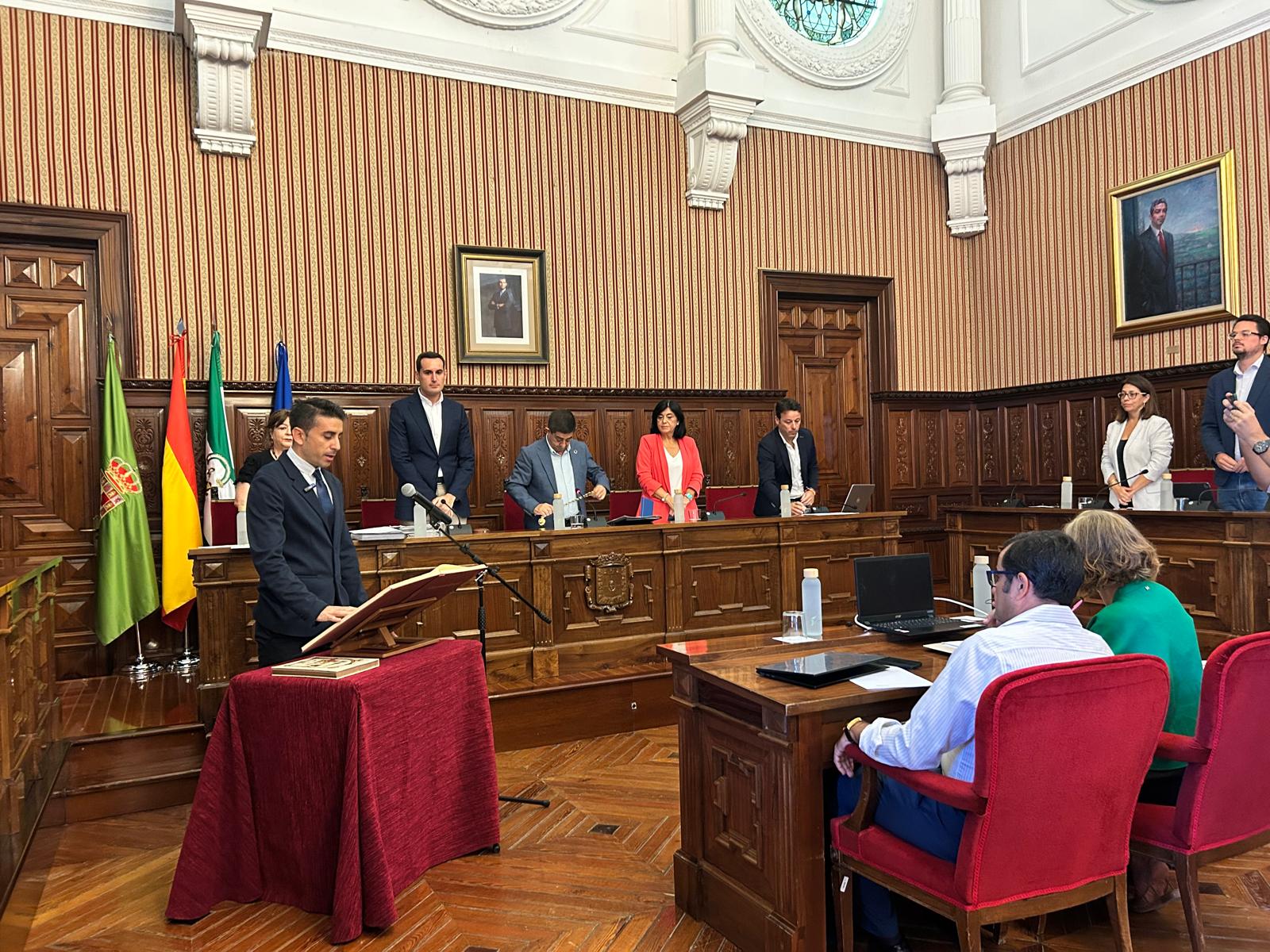 El alcalde de Beas de Segura, José Alberto Rodríguez, durante su toma de posesión como nuevo diputado provincial.