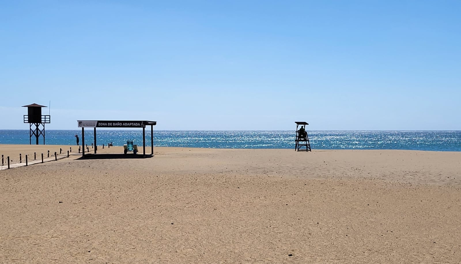 Puesto de vigilancia en la playa de Guacimeta.